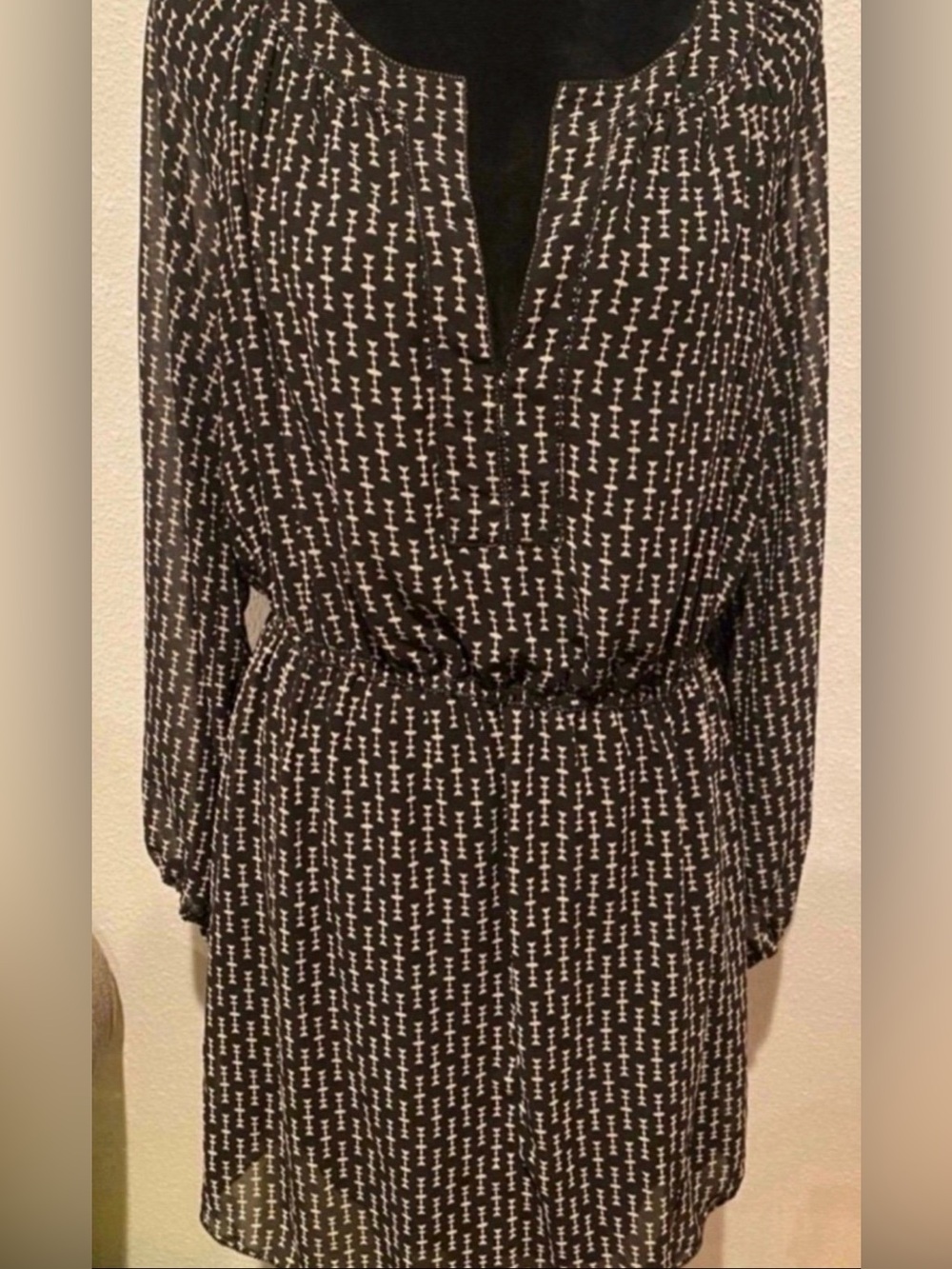 Women’s Black and White Patterned Long-Sleeve Women's Dress (Size XL)
